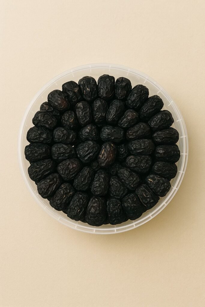 كيس عجوة المدينة الطازجة والمبردة من مزرعة صفوة الثمار - تمور سعودية أصلية فاخرة